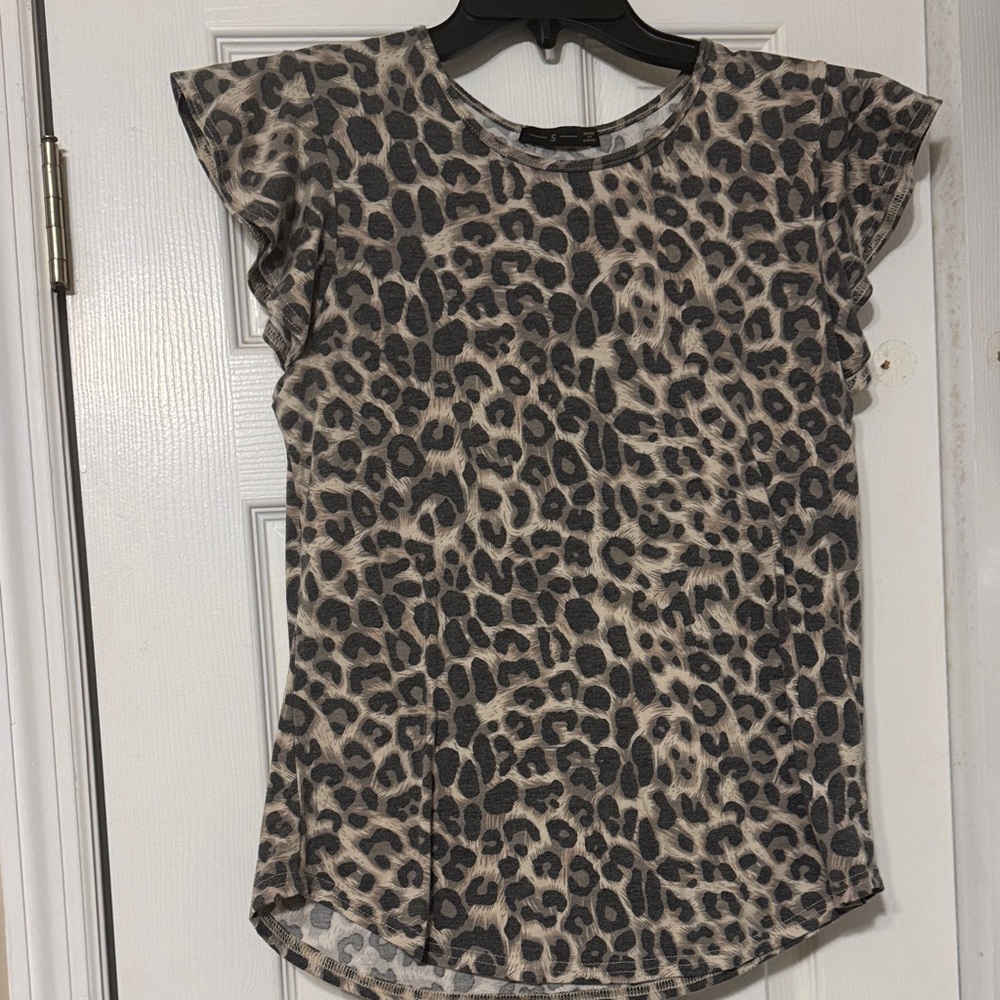 Leopard Print Flutter Sleeve Top